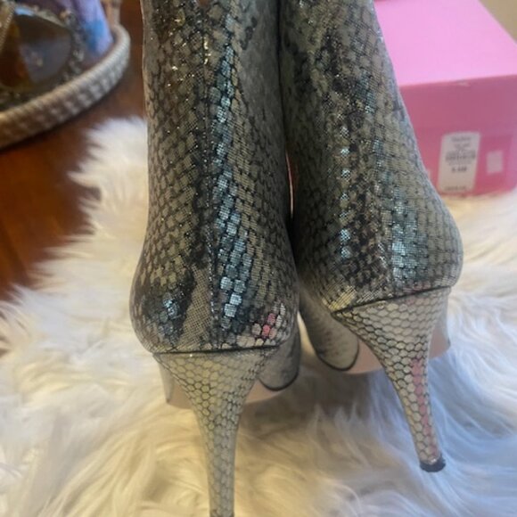 Paris Texas Silver Python Embossed Ankle Boots 9.5 – Metallic Stiletto Booties - Picture 8 of 8